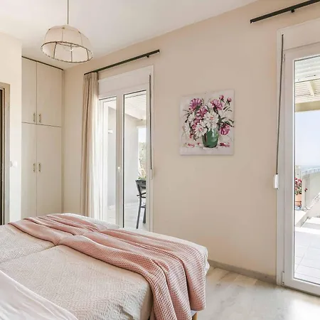 Angela Lourdas * Trapezaki (Kefalonia)