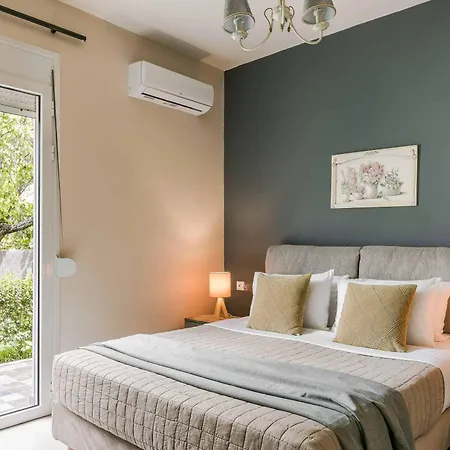 Angela Lourdas Trapezaki (Kefalonia)