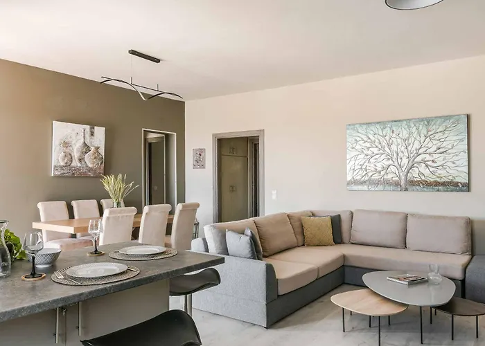 Angela Lourdas Villa *